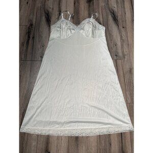 Vanity Fair Ivory Lace Trim Full Slip Size 10  Nylon Lingerie USA